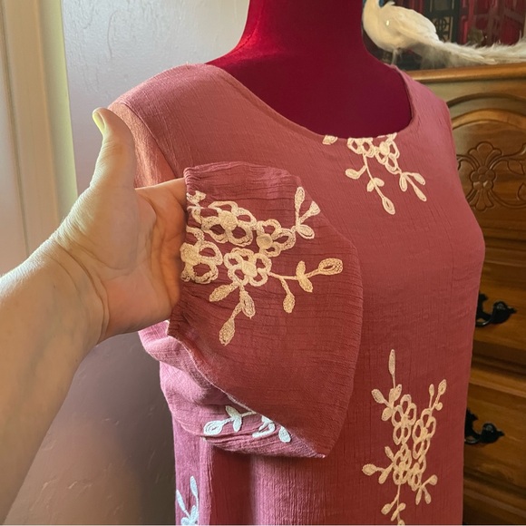 Annaliese Top Embroidered Elegance! Rose & White Size XL - Picture 2 of 7